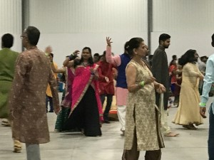 Gujarati Cultural Assocn Garba-Dandia Dance 2017-09-23 (103)