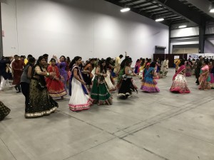 Gujarati Cultural Assocn Garba-Dandia Dance 2017-09-23 (17)