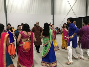 Gujarati Cultural Assocn Garba-Dandia Dance 2017-09-23 (40)