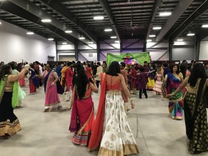 Gujarati Cultural Assocn Garba-Dandia Dance 2017-09-23 (42)