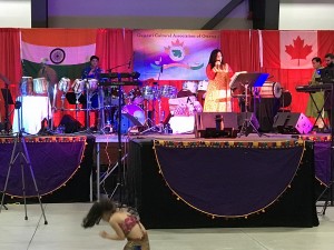 Gujarati Cultural Assocn Garba-Dandia Dance 2017-09-23 (45)