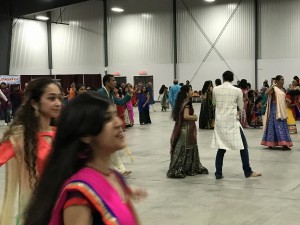 Gujarati Cultural Assocn Garba-Dandia Dance 2017-09-23 (64)