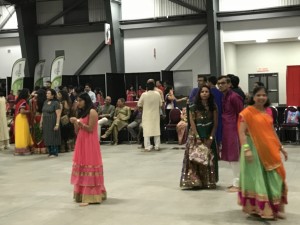 Gujarati Cultural Assocn Garba-Dandia Dance 2017-09-23 (69)