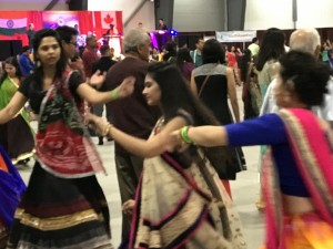 Gujarati Cultural Assocn Garba-Dandia Dance 2017-09-23 (74)