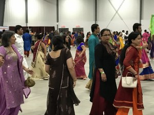 Gujarati Cultural Assocn Garba-Dandia Dance 2017-09-23 (83)