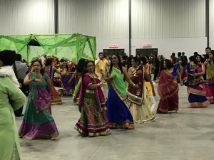 Gujarati Cultural Assocn Garba-Dandia Dance 2017-09-23 (87)