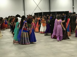 Gujarati Cultural Assocn Garba-Dandia Dance 2017-09-23 (88)