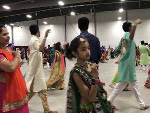 Gujarati Cultural Assocn Garba-Dandia Dance 2017-09-23 (96)