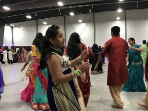 Gujarati Cultural Assocn Garba-Dandia Dance 2017-09-23 (97)